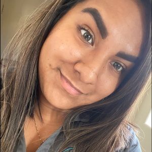 Meet your Posher, Aida